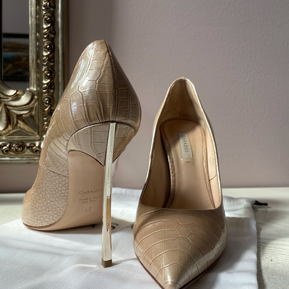 Casadei gorgeous and RARE pumps. - Picture 5 of 15